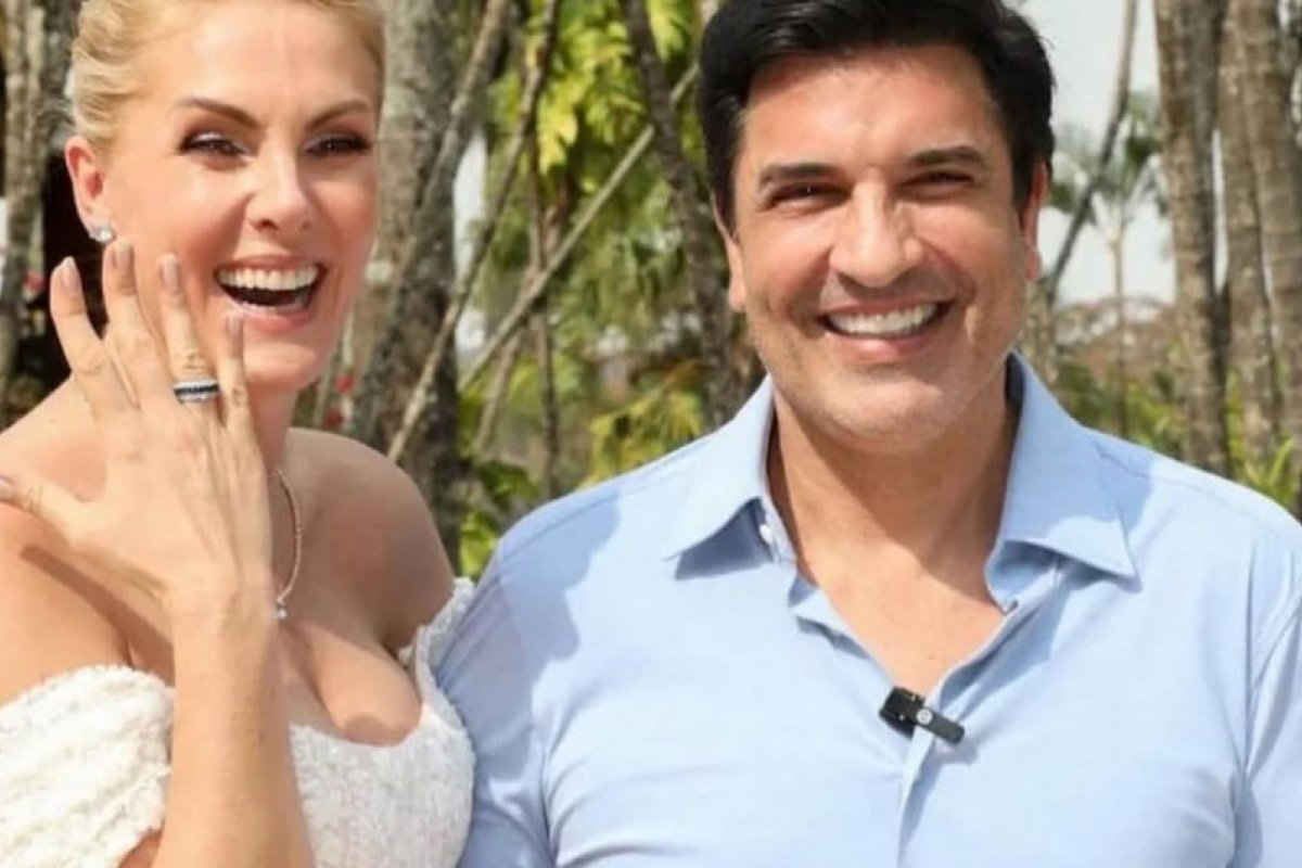 Ana Hickmann celebra um ano de noivado com Edu Guedes! 