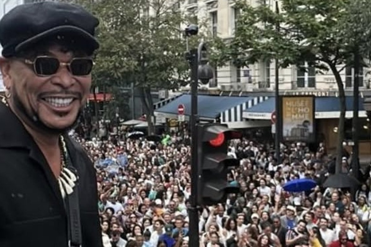 Jau arrastando multidão na Lavage de la Madeleine em Paris! 