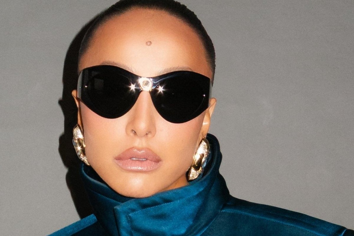 Sabrina Sato encerra maratona do fim de semana no último dia de The Town com look Saint Laurent!