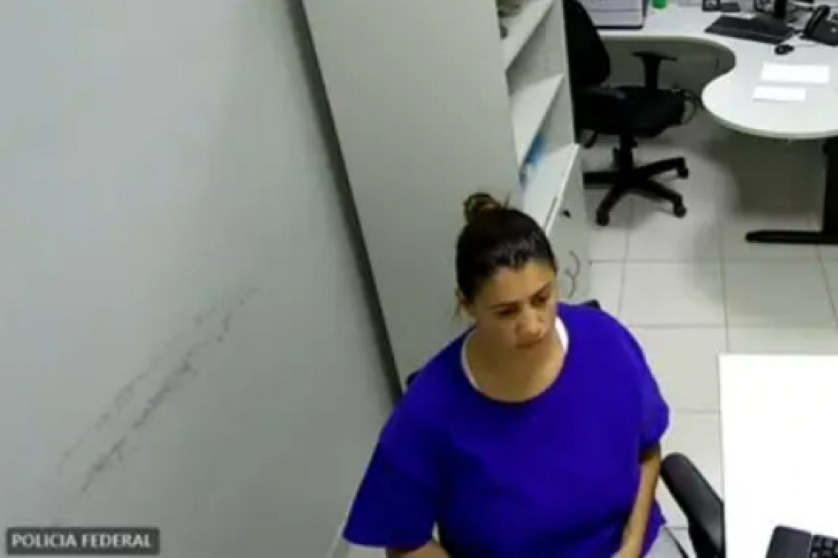 Moraes concede liberdade a condenada do 8 de Janeiro deportada dos EUA