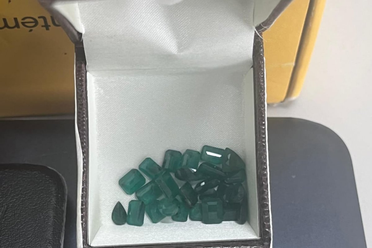 Homem é preso em pousada de Salvador após furtar 25 pedras de esmeraldas