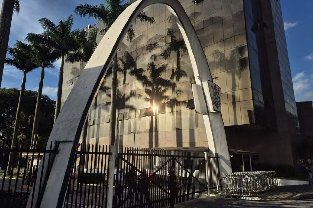 Ministério Público investiga ligação entre o Corinthians e o PCC; jogadores teriam utilizado imóvel de liderança da facção