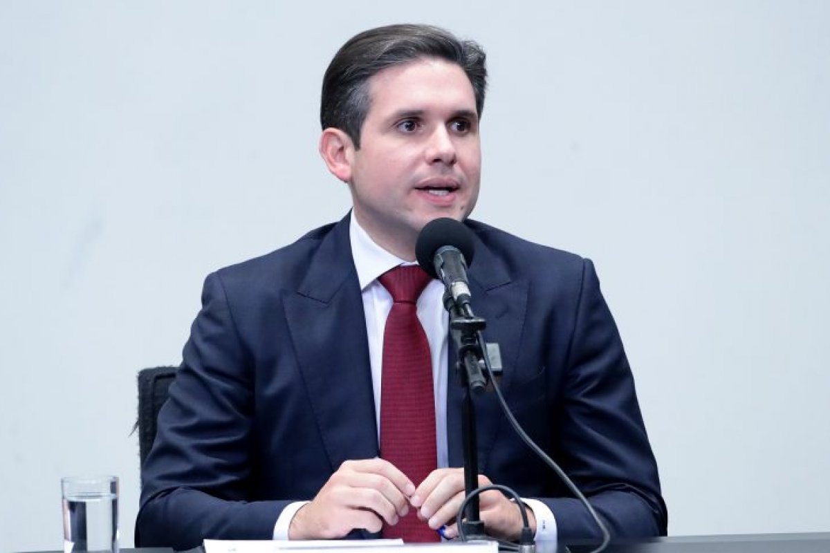 Motta diz a líderes e governo que pautará anistia, e Planalto prepara reação