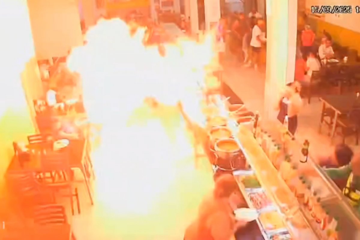 Vídeo: câmera registra momento da explosão em churrascaria de Vera Cruz