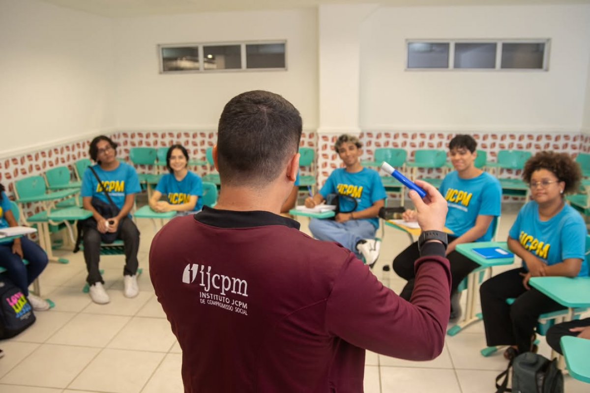 Instituto disponibiliza mais de 200 vagas para cursos de formação gratuita para jovens em Salvador; confira