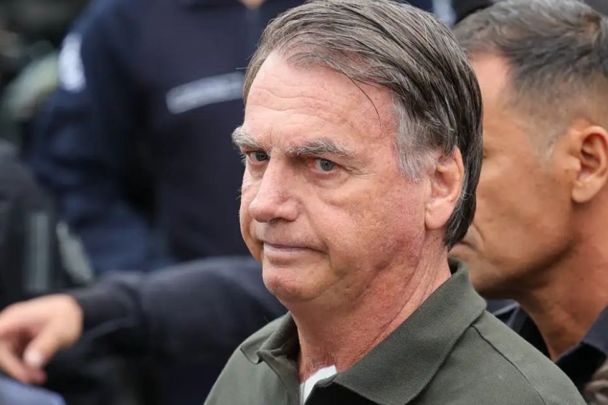 Bolsonaro tem melhora parcial e será reavaliado ao longo do dia, diz hospital