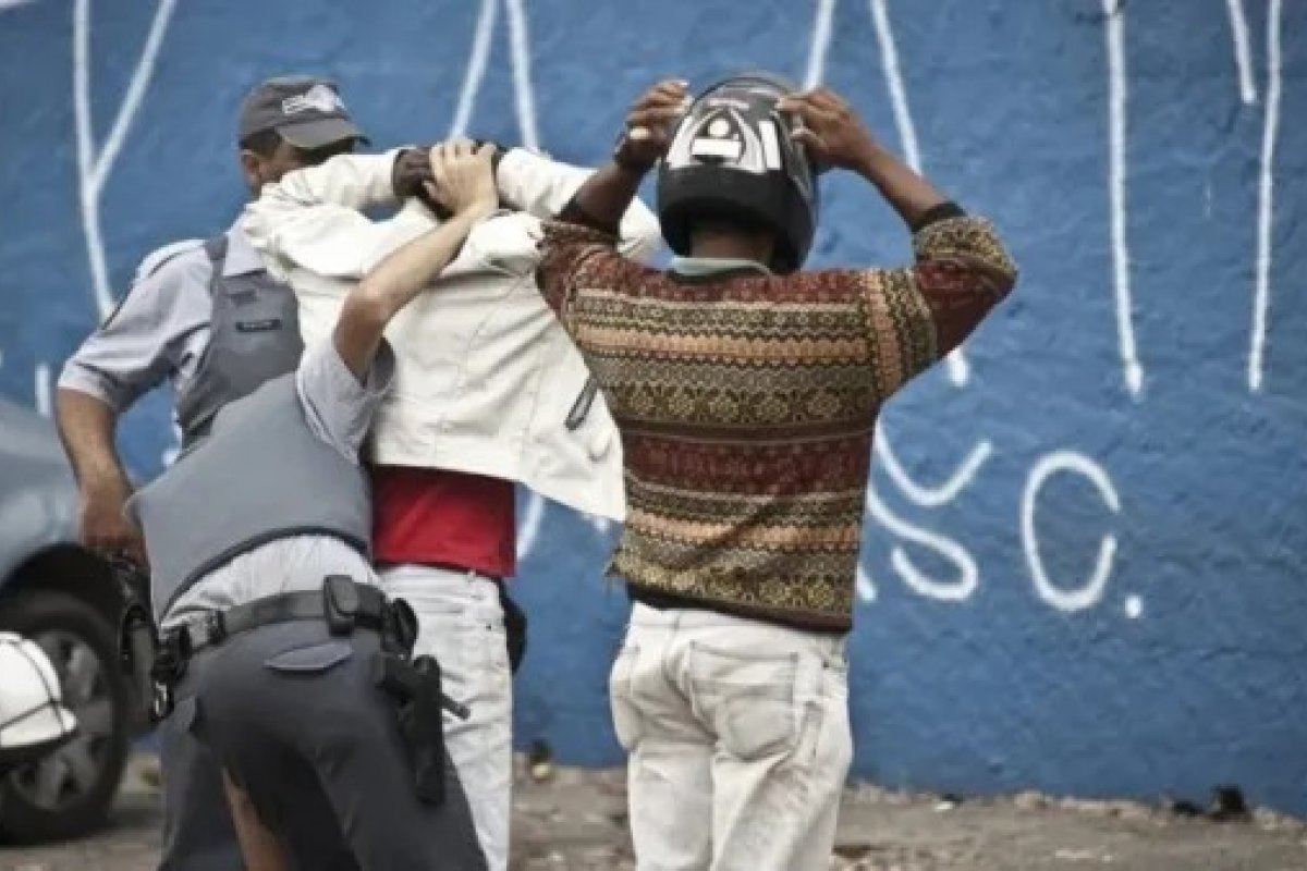 STJ valida abordagem policial baseada apenas em “atitude suspeita”