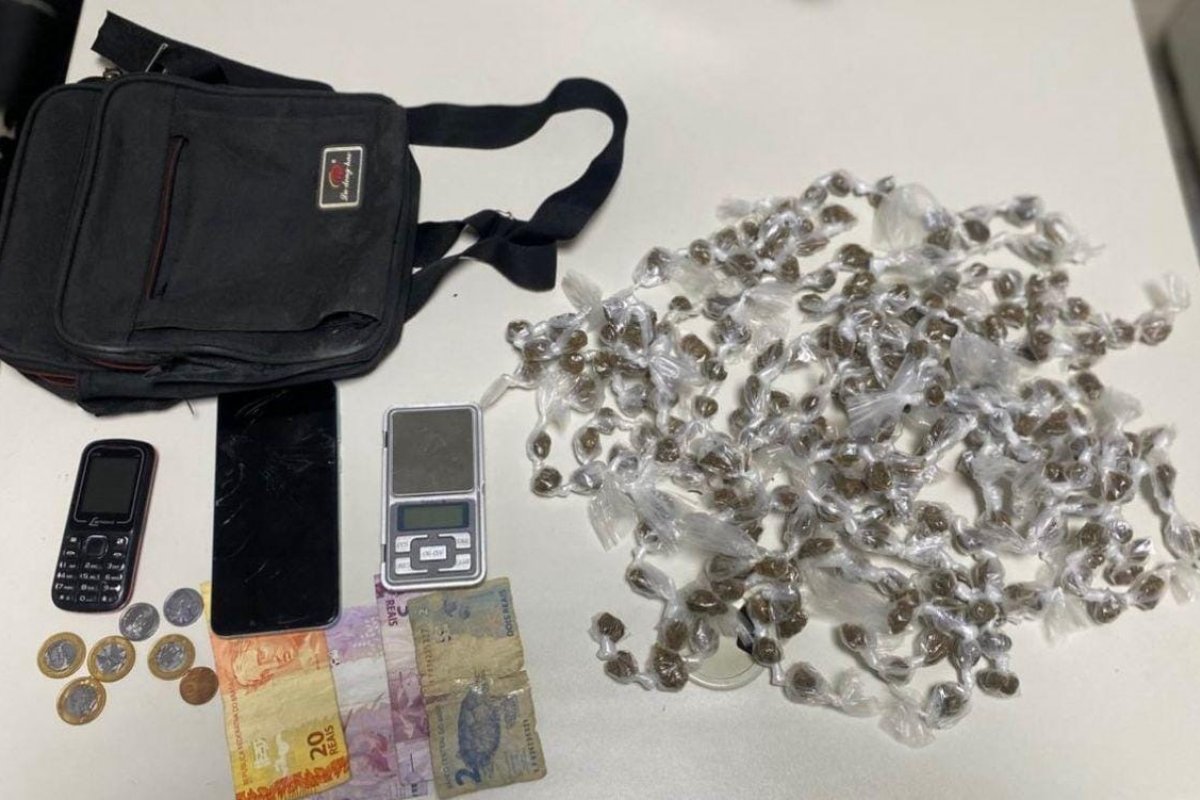 Adolescente é apreendido com drogas durante ação policial na Calçada