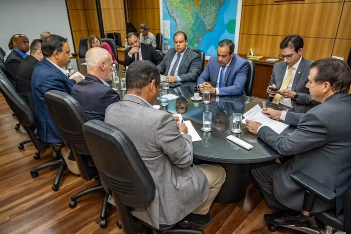 MTE e prefeitura de Salvador articulam 'pacto' pelo trabalho decente de ambulantes no carnaval