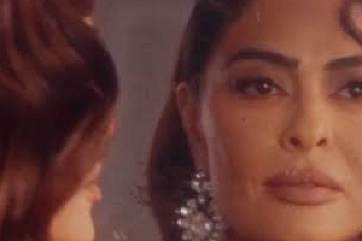Juliana Paes é a estrela da edição especial de 25 anos da Quem! 