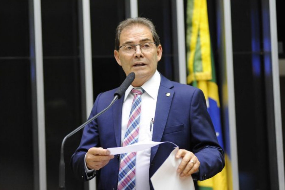 Hugo Motta anuncia Paulinho da Força como relator do projeto da anistia