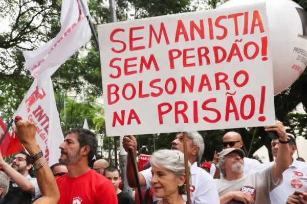 [Movimentos de esquerda convocam para este domingo atos contra PEC da Blindagem e PL da Anistia]