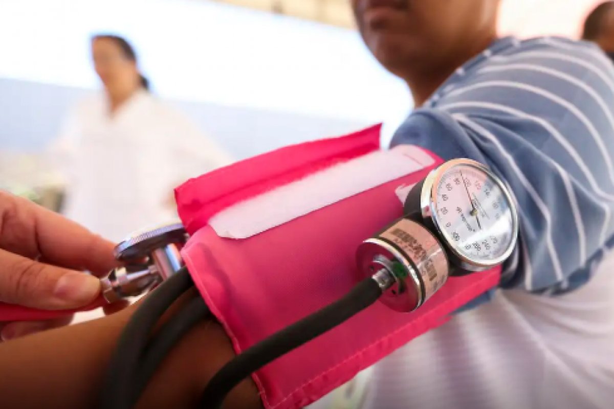 Pressão 12 por 8 passa a ser considerada pré-hipertensão no Brasil; entenda