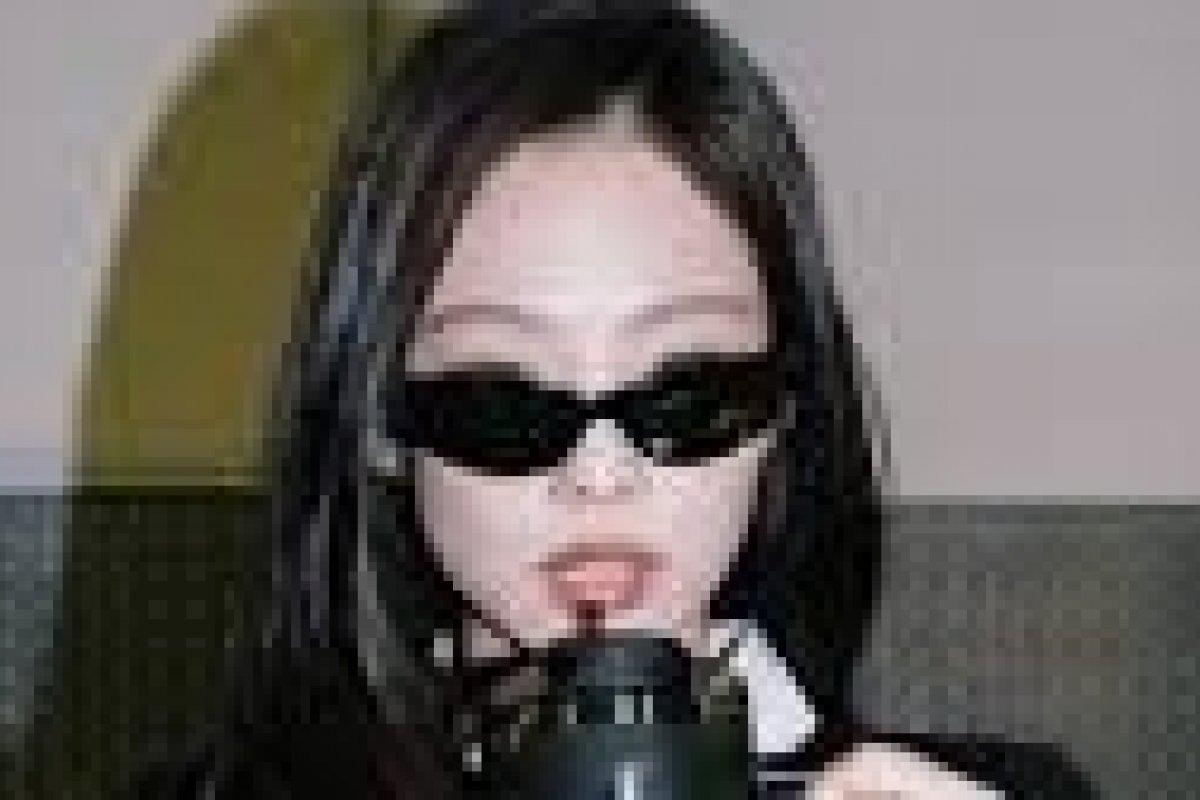 Coleção Stanley 1913 x JENNIE esgota em apenas 5 horas no e-commerce da marca no Brasil!