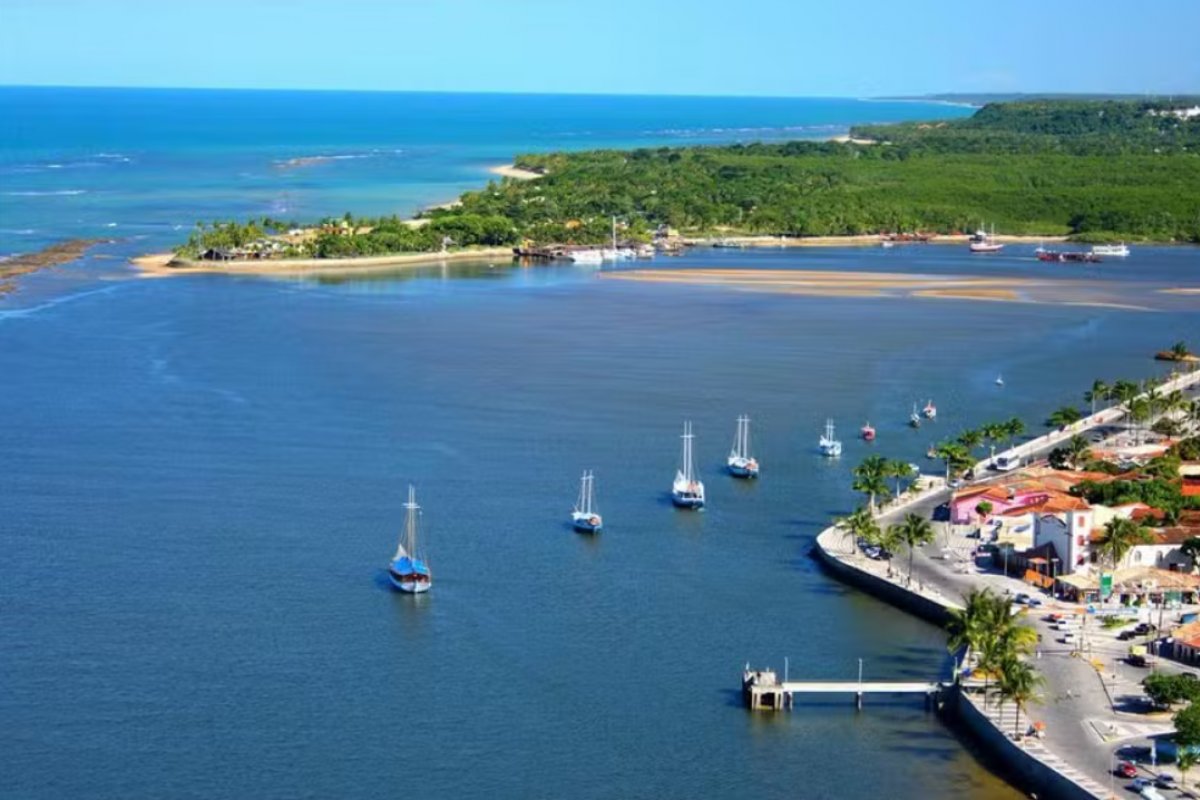 Porto Seguro vai passar a cobrar taxa de acesso para veículos visitantes em 2026