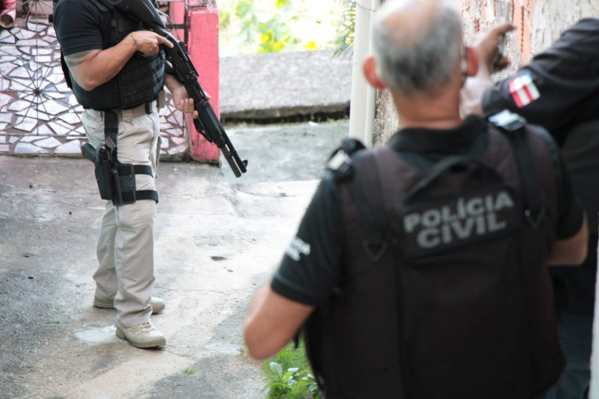 Homem é preso em flagrante por posse ilegal de arma em Canápolis