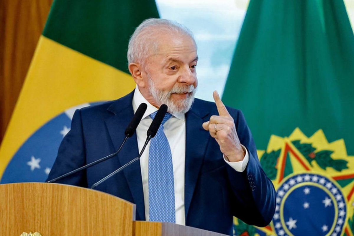 "Eu não gosto de ir numa igreja em época de campanha", diz Lula sobre período eleitoral