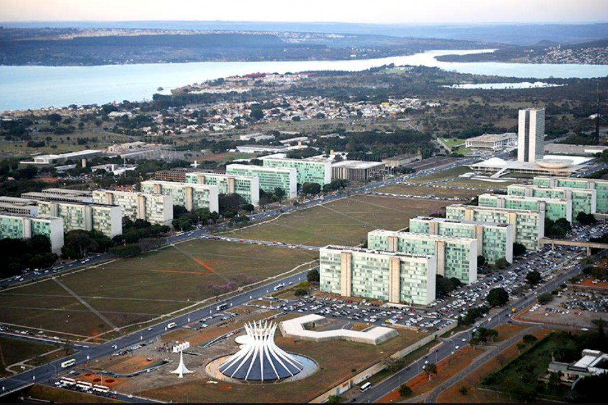 Governo extingue mais de 44 mil cargos considerados obsoletos no serviço público