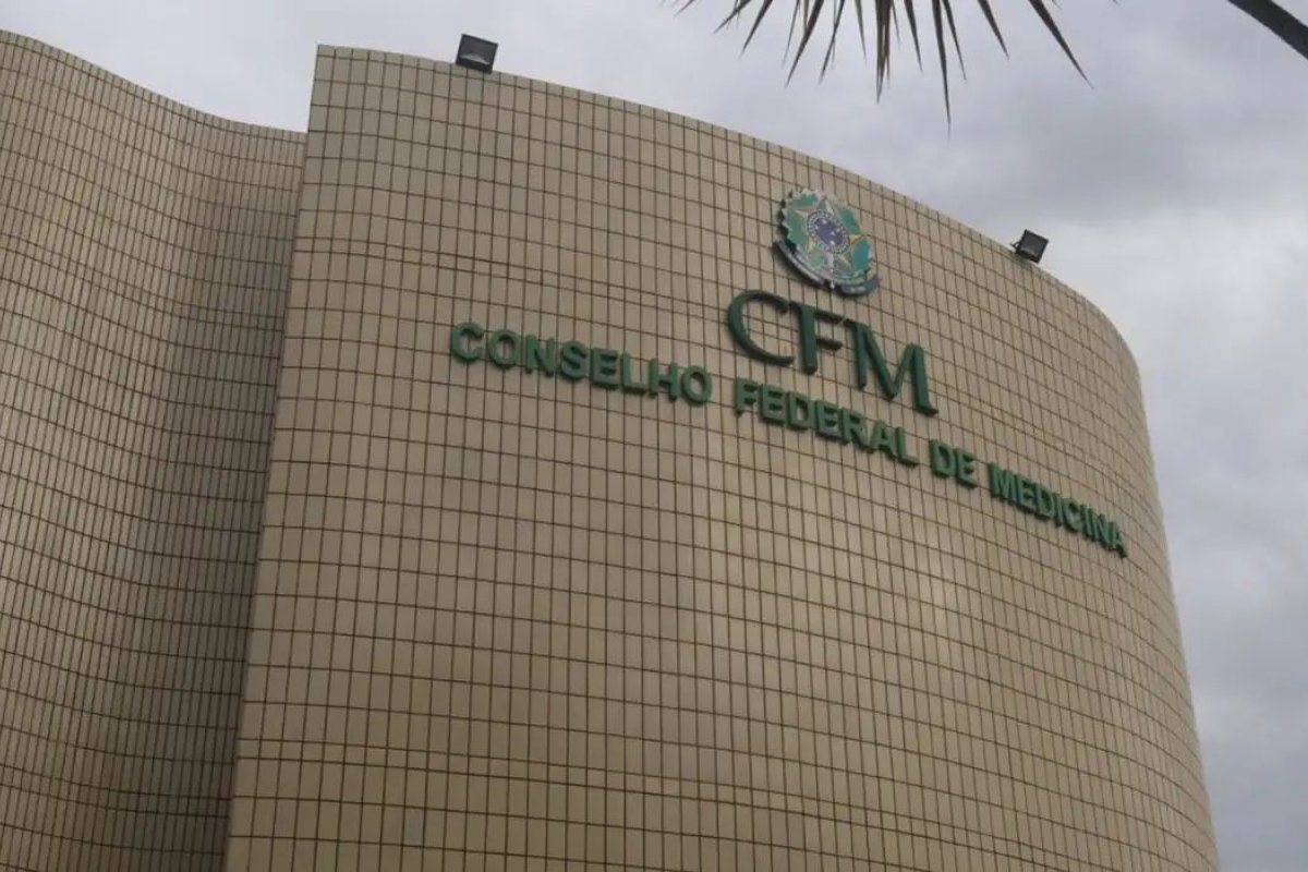 Conselho Federal de Medicina pede revogação de ato da Anvisa sobre prescrição de antibióticos por enfermeiros
