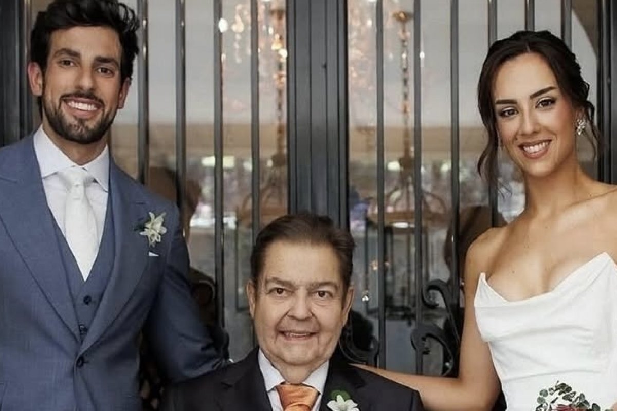 Faustão leva a filha Lara Silva ao altar!
