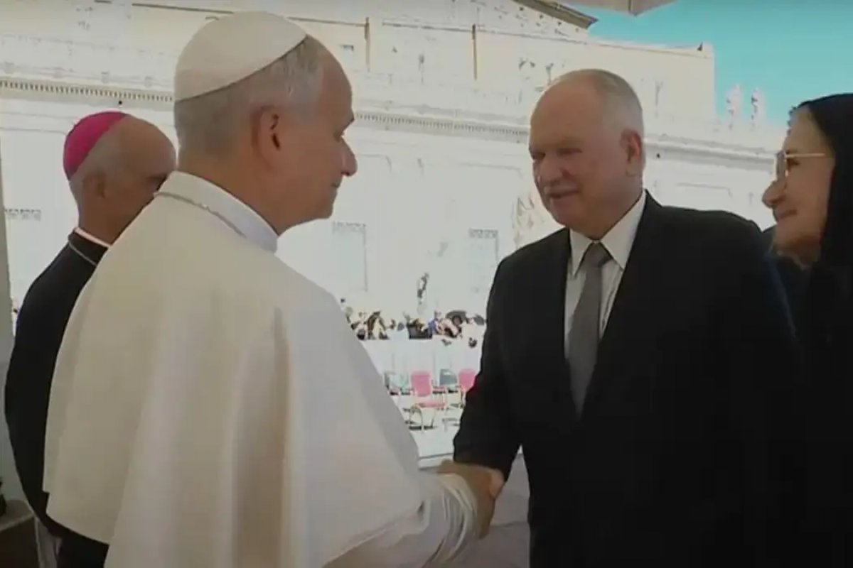 Antes de assumir presidência do STF, Fachin visita o papa no Vaticano
