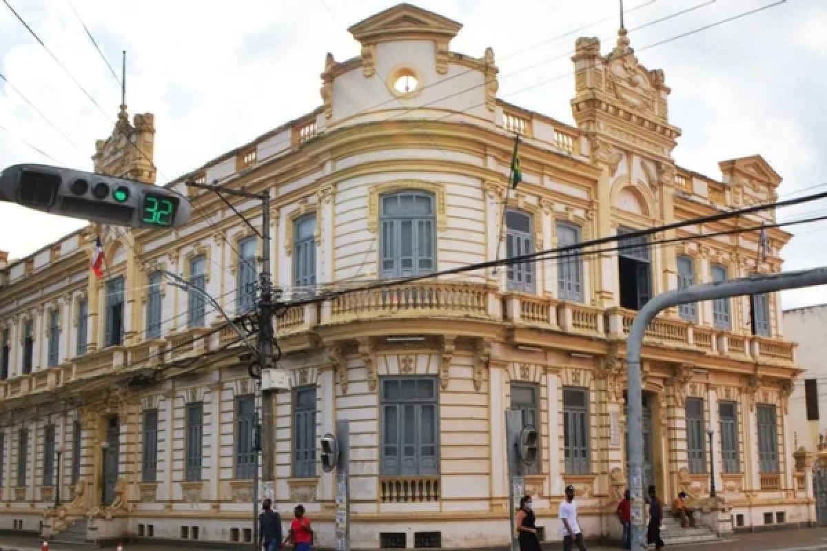 Após repercussão negativa por divulgação de nomes de pessoas com HIV, Prefeitura de Feira de Santana lamenta e diz que houve 'falha do sistema'