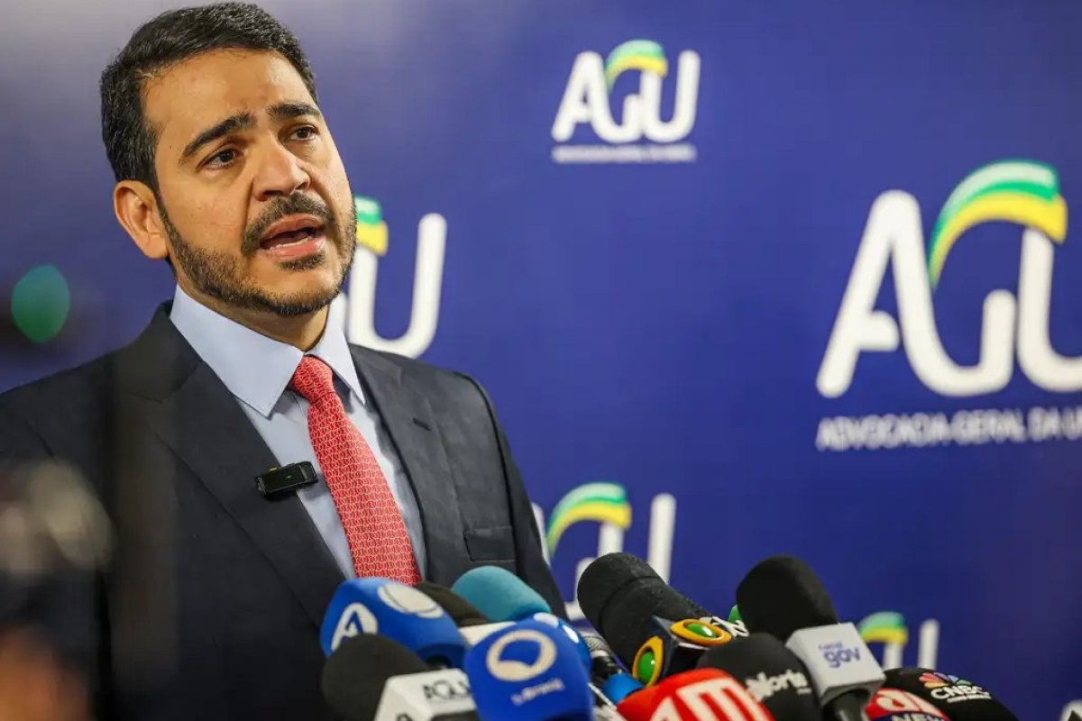 'Agressão injusta', afirma Jorge Messias depois de ter visto revogado pelos EUA