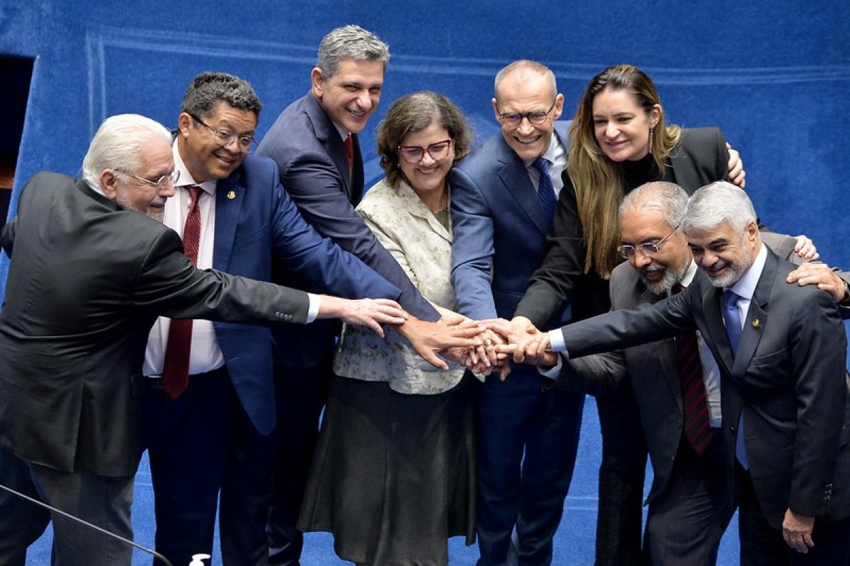 Em manifesto, bancada do PT no Senado chama PEC da Blindagem de “atentado à Constituição” 
