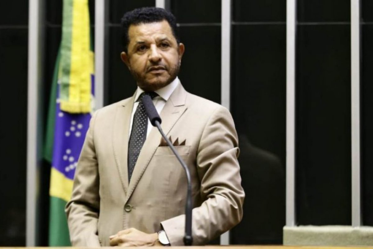 Ex-assessora é condenada por extorsão contra ex-deputado Abílio Santana