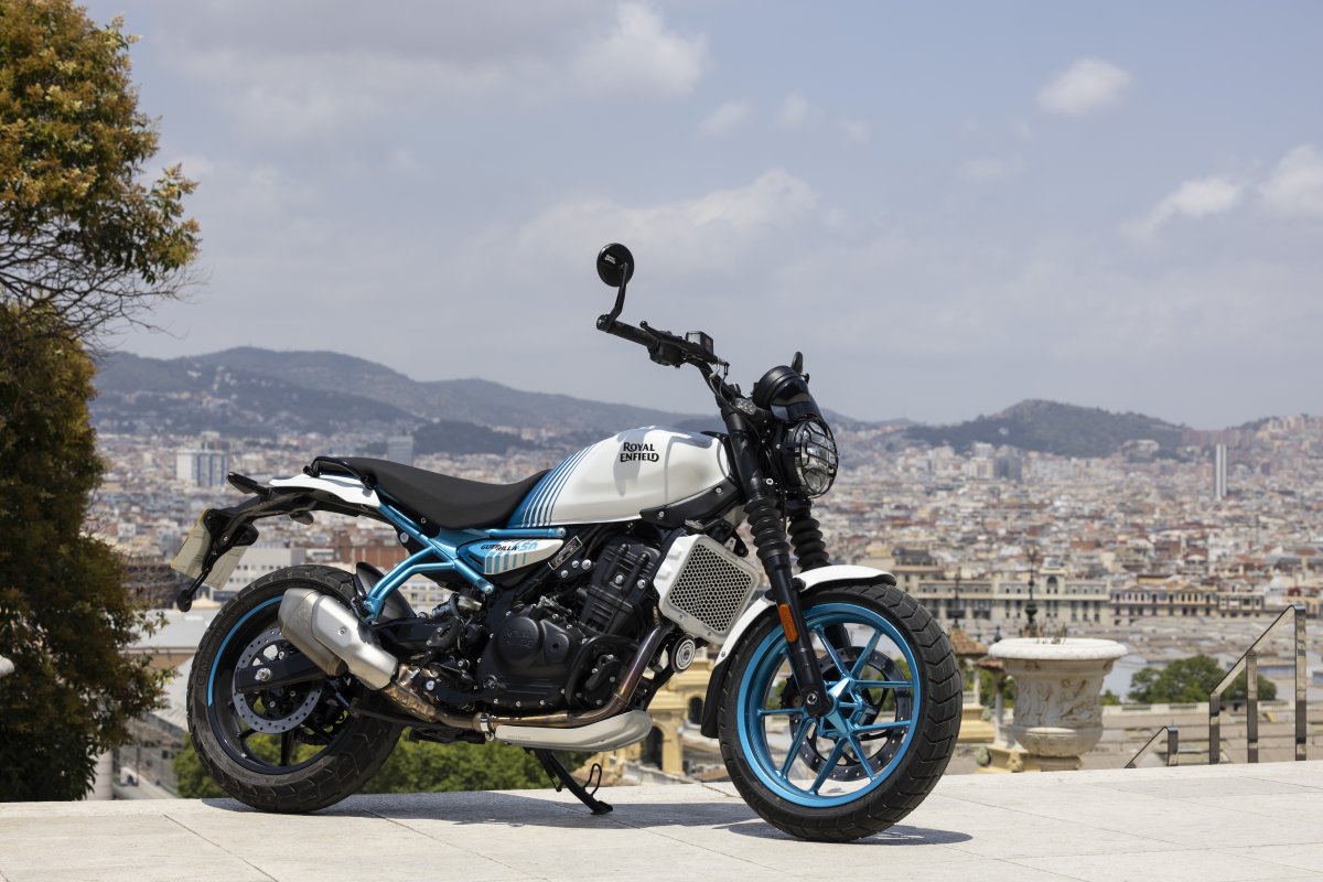 Royal Enfield Guerrilla 450 estreia a partir de R$ 28,9 mil