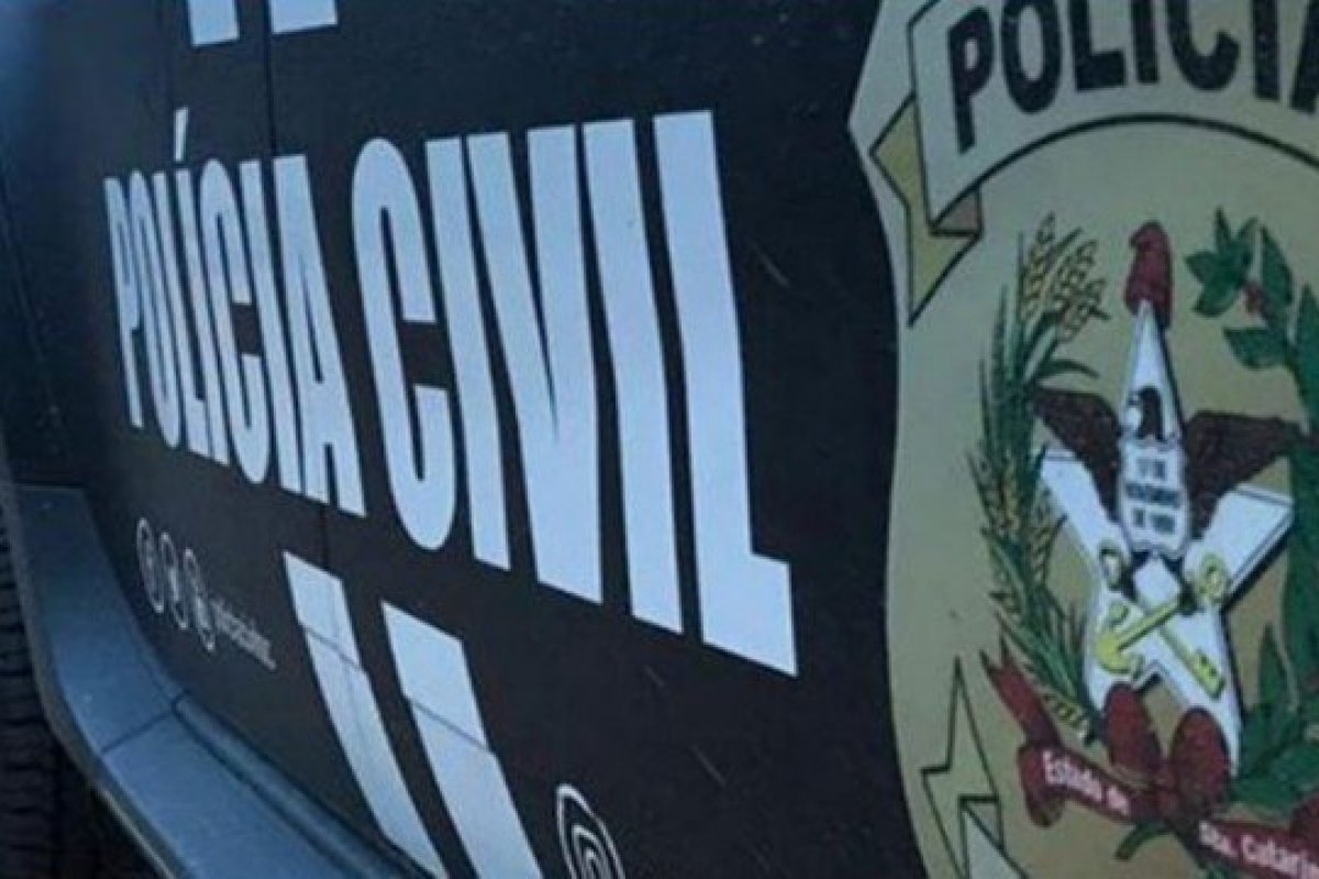 Jovem paga fiança com notas falsas e volta à prisão