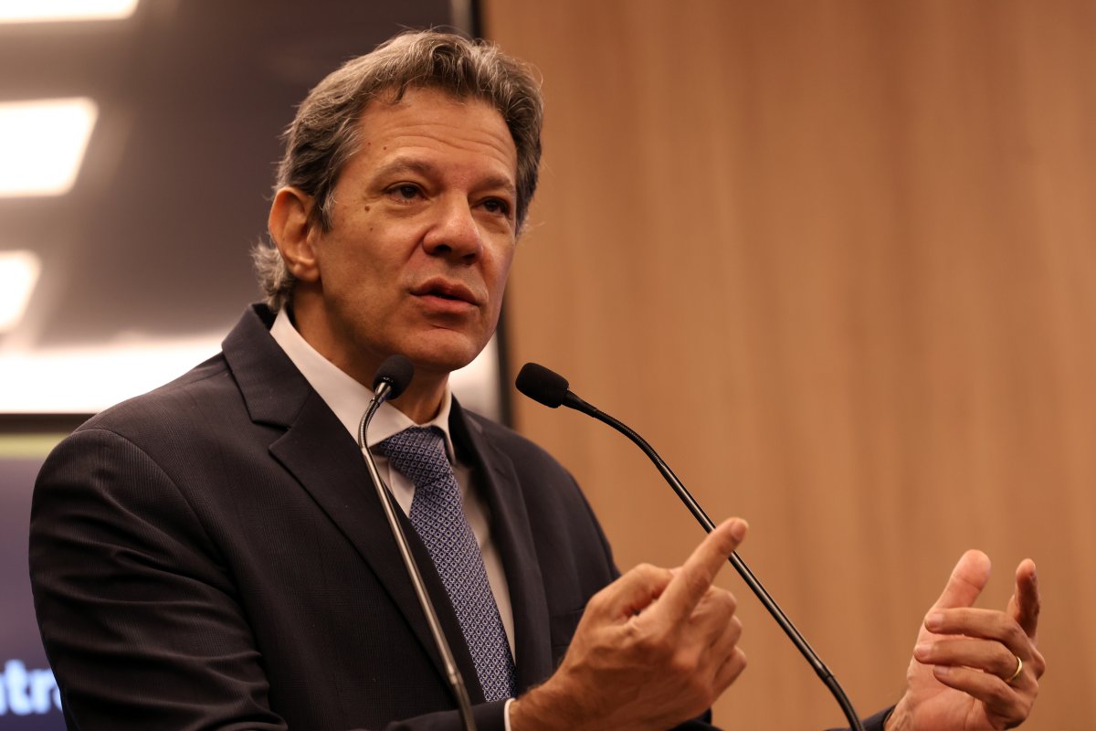 Haddad diz que tarifas são 'tiro no pé' dos EUA e vê crise como chance para Brasil fazer reformas
