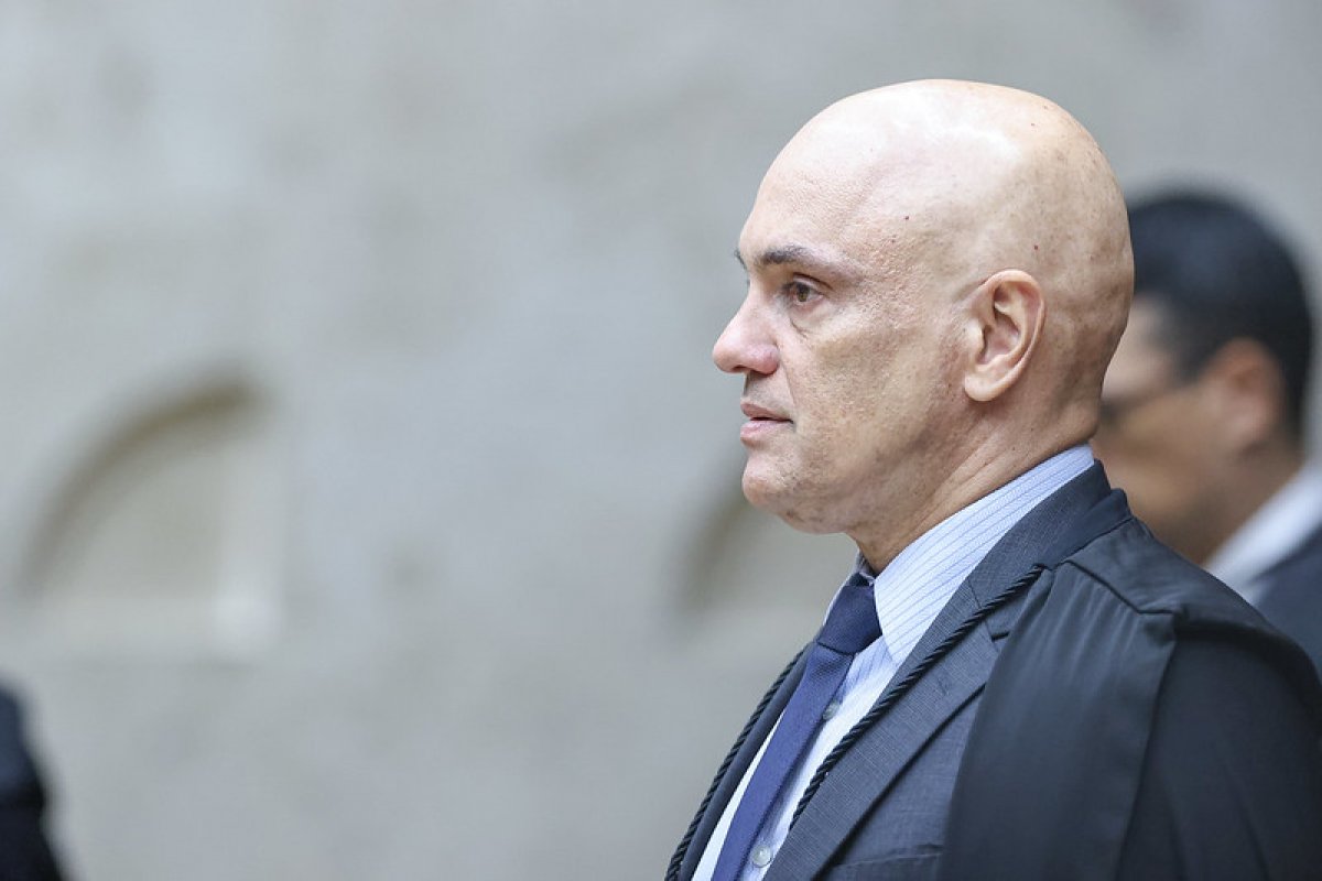 Moraes manda intimar Eduardo e Figueiredo, e denúncia pode emperrar sem notificação física
