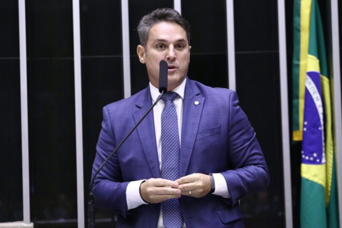 VÍDEO: Oposição vai pedir que relator da anistia paute o texto "correto" na Câmara, afirma Zucco