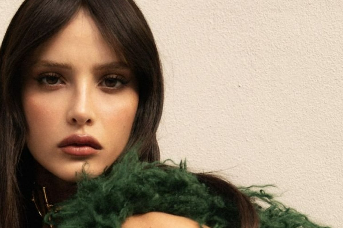 Livia Nunes marca presença em estreia histórica de Demna em Gucci!