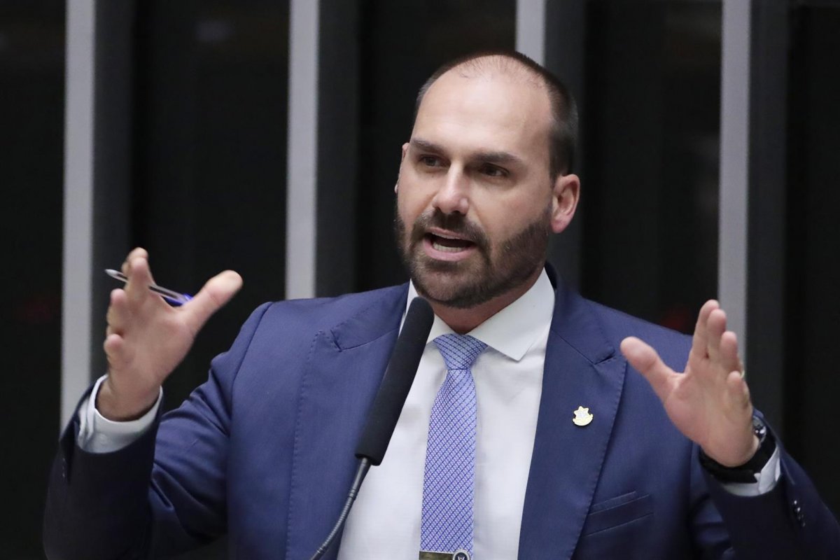 Eduardo Bolsonaro é cobrado em quase R$ 14 mil pela Câmara por faltas sem justificativas