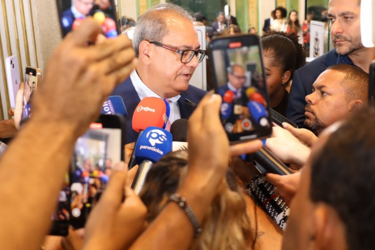 Carlos Muniz diz ter sido “surpreendido” pela APLB, defende Louos e comenta atrito com Kiki Bispo