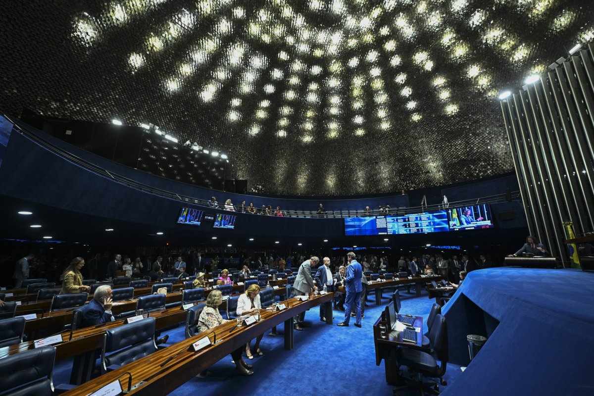 Senado aprova exclusão de R$ 5 bi da meta fiscal para apoio a exportadores afetados por tarifaço