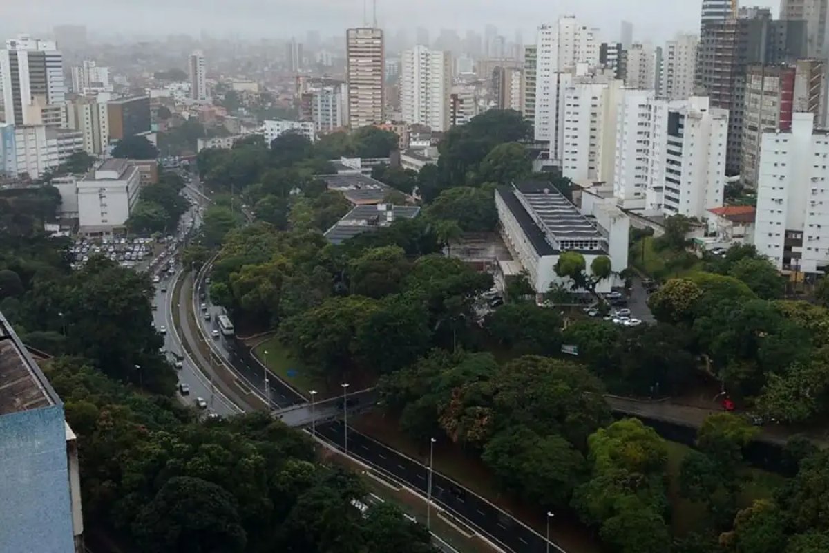 Com chuvas e ventos fortes, confira a previsão de Salvador a partir desta quinta-feira (25)