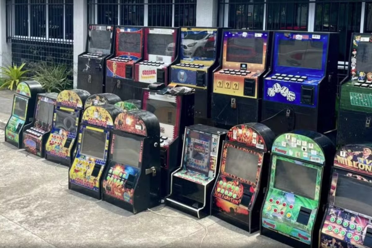 Operação apreende 19 máquinas caça-níqueis em cassino clandestino na Bahia