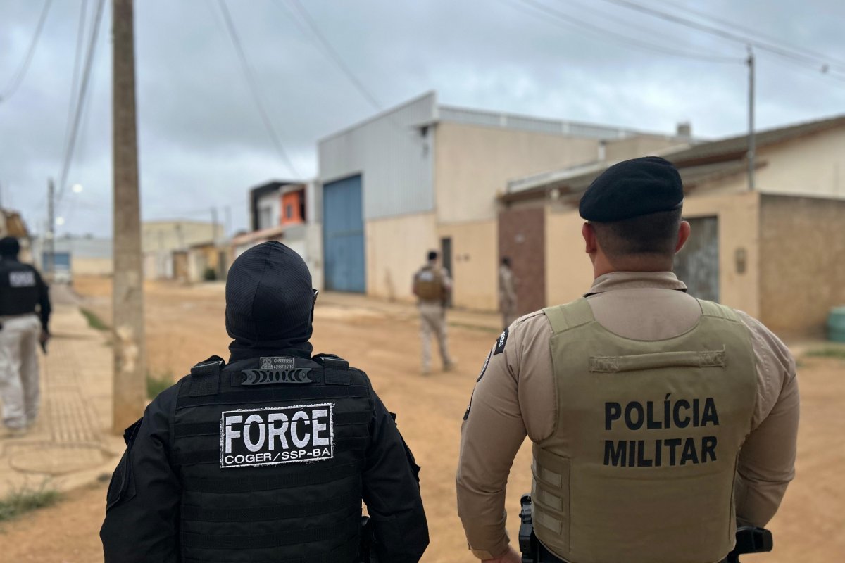 PM acusado de negociar armas de fogo com facções criminosas é preso na Bahia