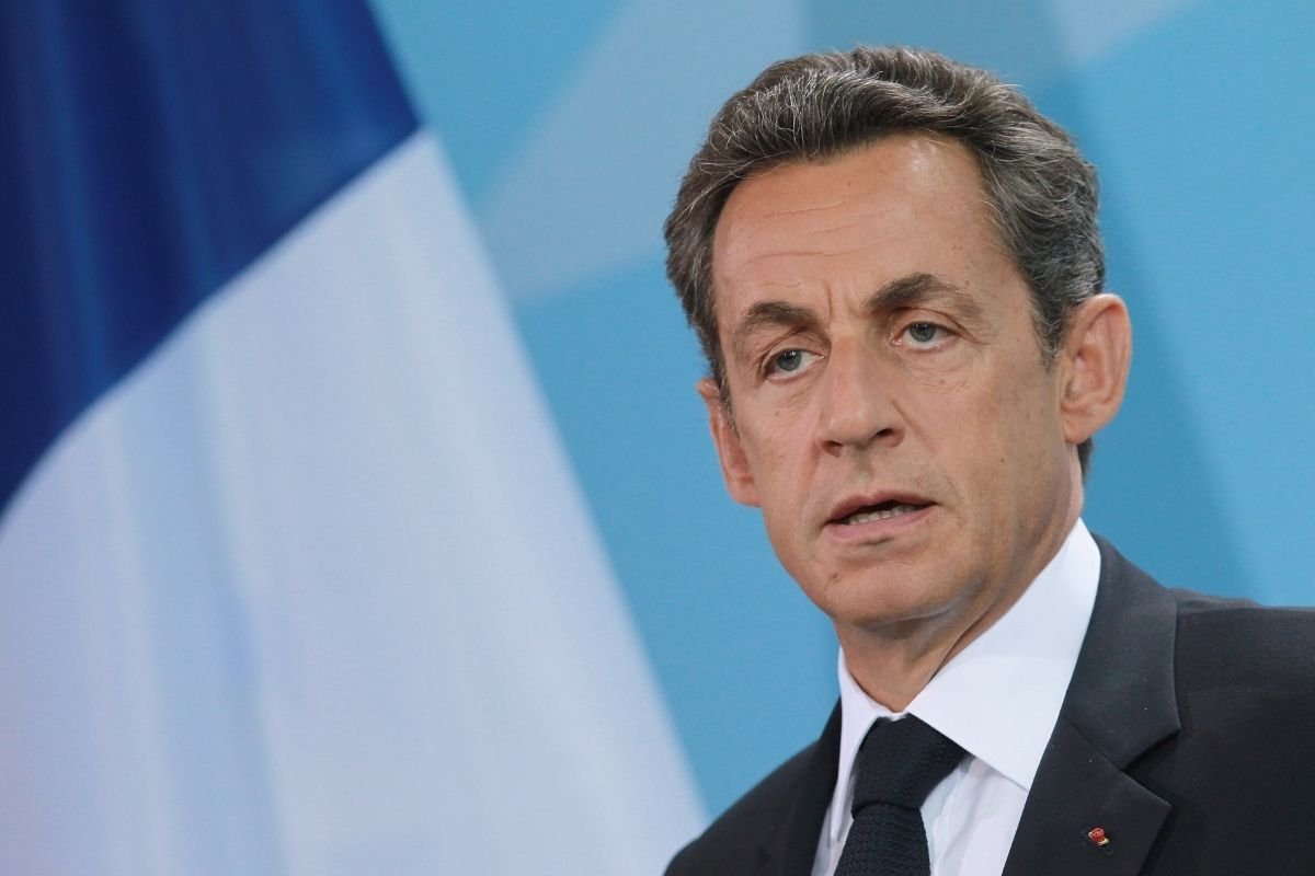 Ex-presidente da França, Sarkozy é condenado a 5 anos de prisão em caso de financiamento ilegal líbio