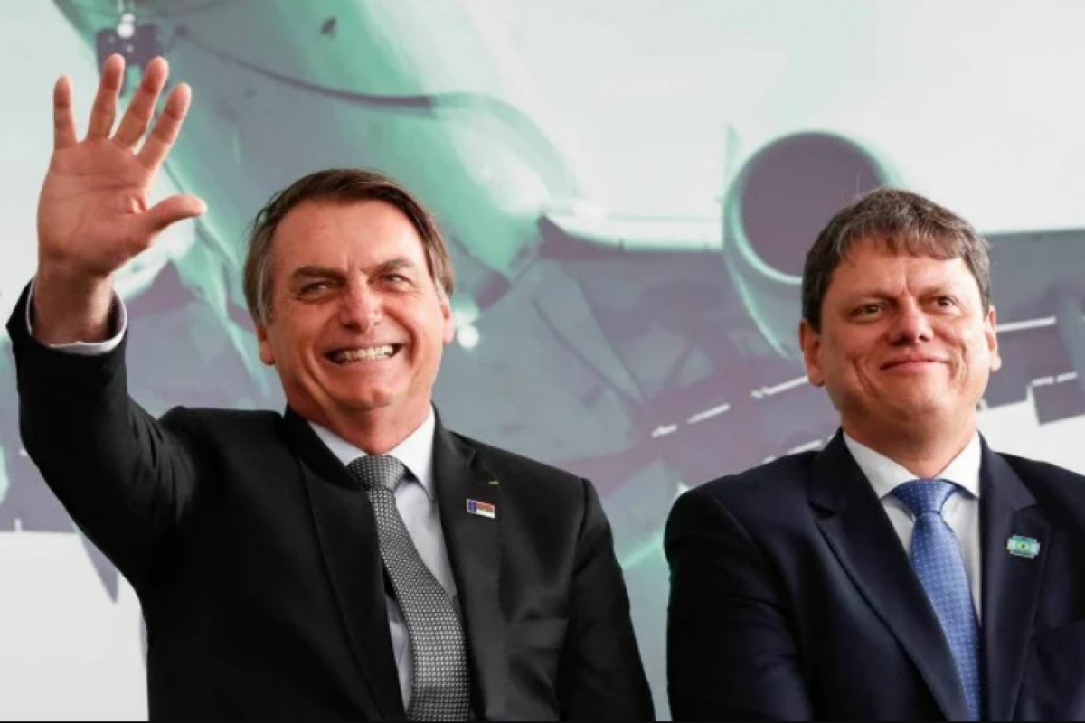 Tarcísio de Freitas confirma visita a Jair Bolsonaro em Brasília na próxima segunda