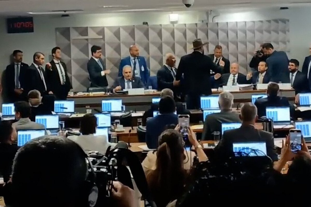 Vídeo: Depoimento de “Careca do INSS” é suspenso após confusão entre advogado de defesa e deputados