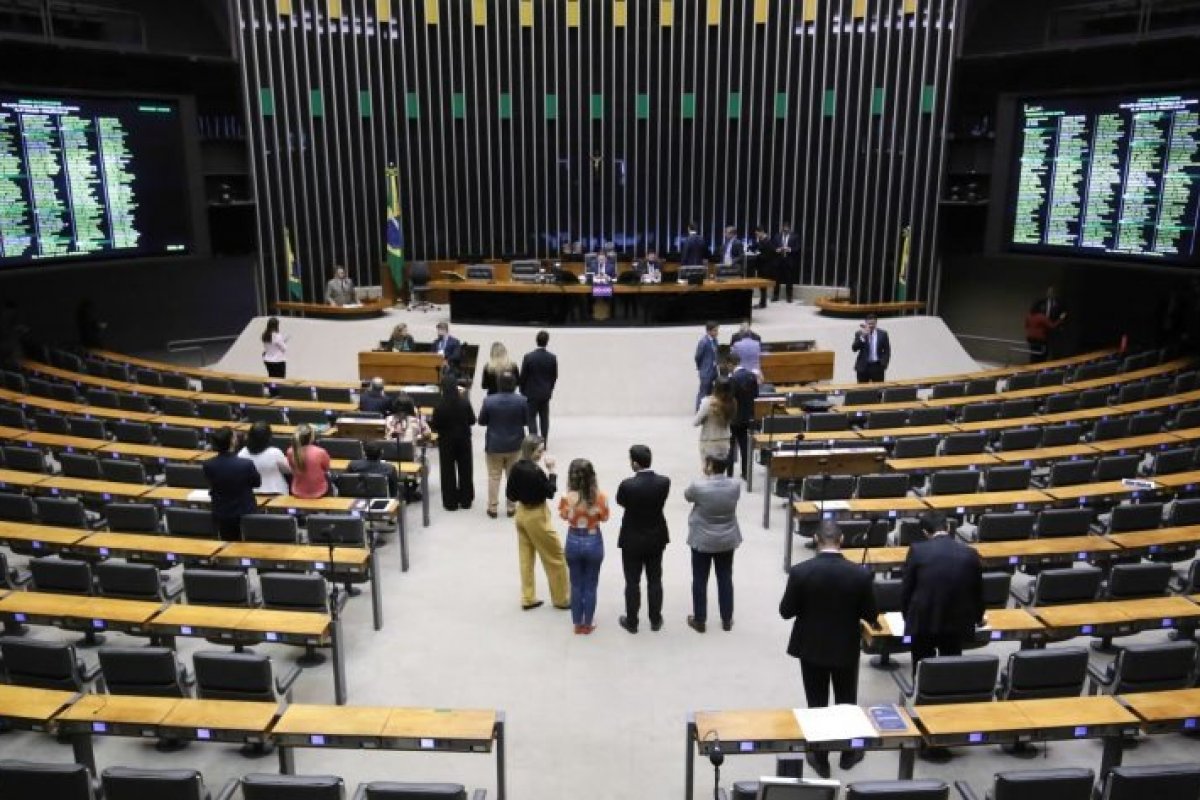 Câmara aprova projeto que transfere capital do Brasil para Belém durante a COP30