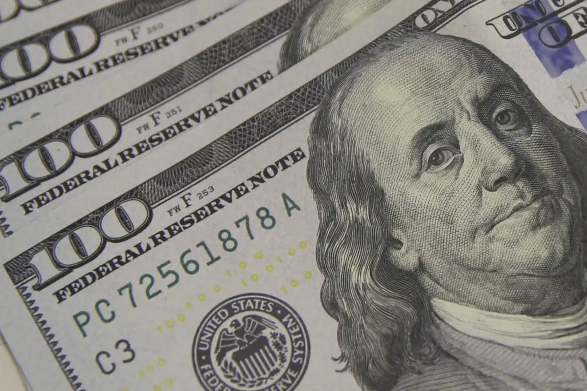 Dólar fecha em alta e Ibovespa apresenta queda nesta quinta-feira (25)