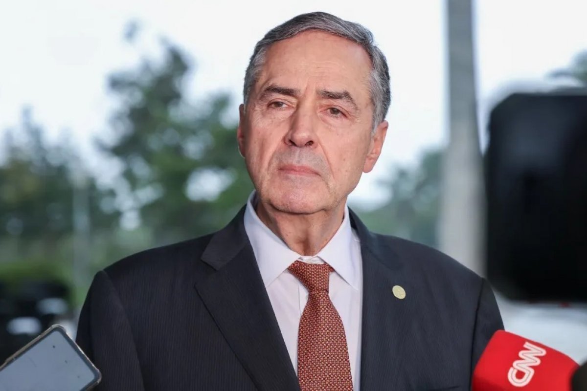 Barroso descarta saída imediata do STF e anuncia plano de escrever memórias