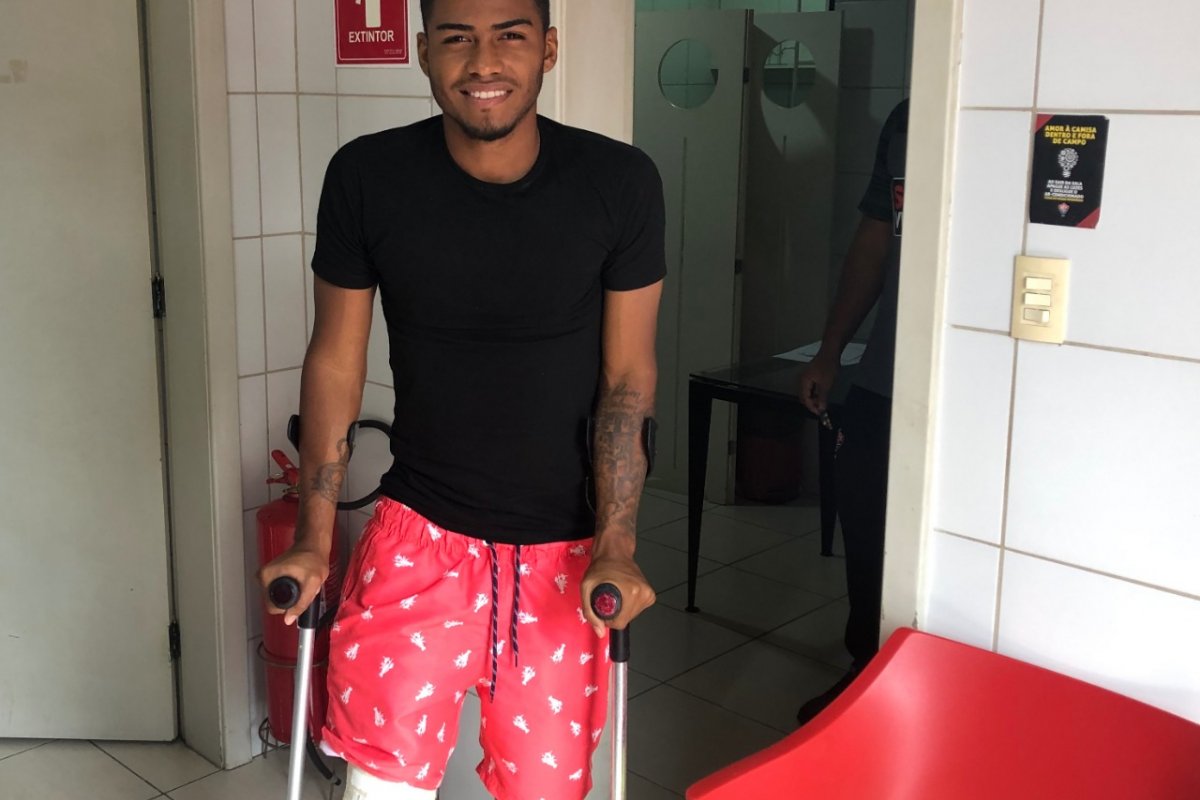 Ruan Levine inicia recuperação de lesão no joelho