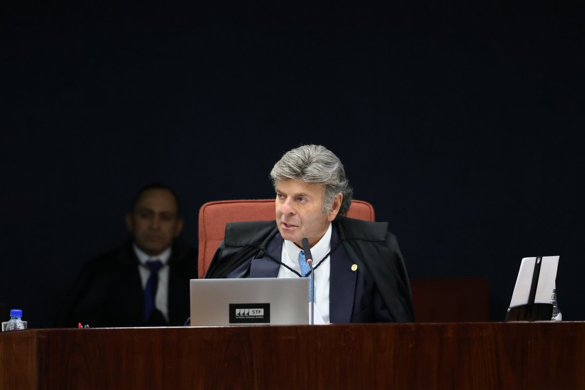 Fux vota para absolver dois réus acusados na trama golpista por crimes contra a democracia