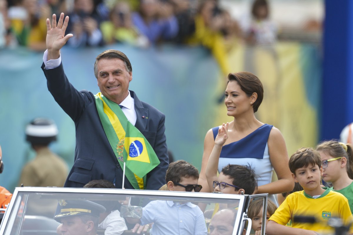Michelle Bolsonaro diz que quer ser primeira-dama, não presidente